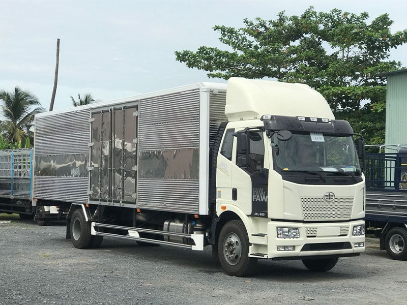Xe tải Faw thùng kín 2 cánh hông thùng inox